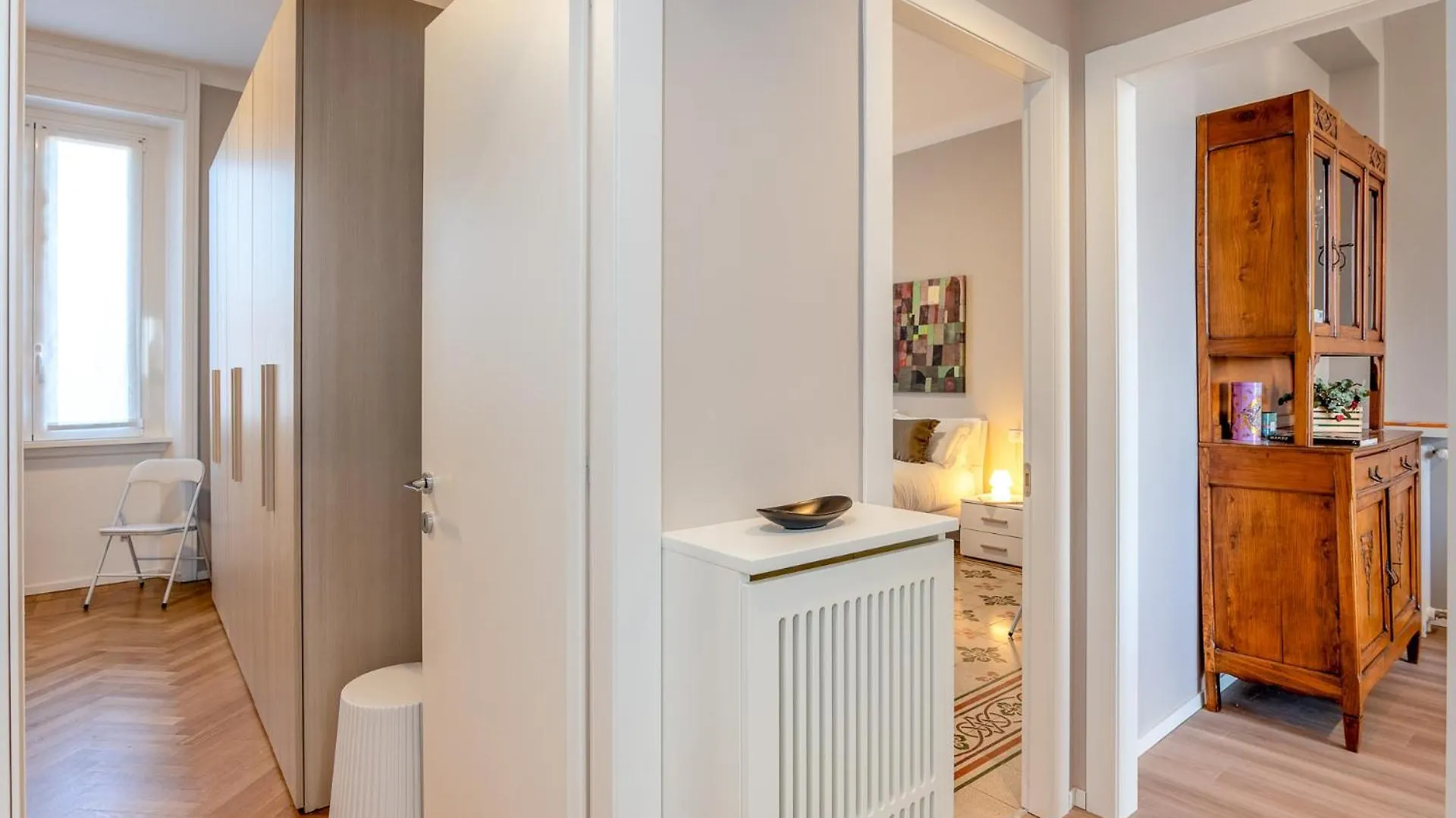 Modern Apt For 4 In Historical Building - Duomo View Milan Apartment