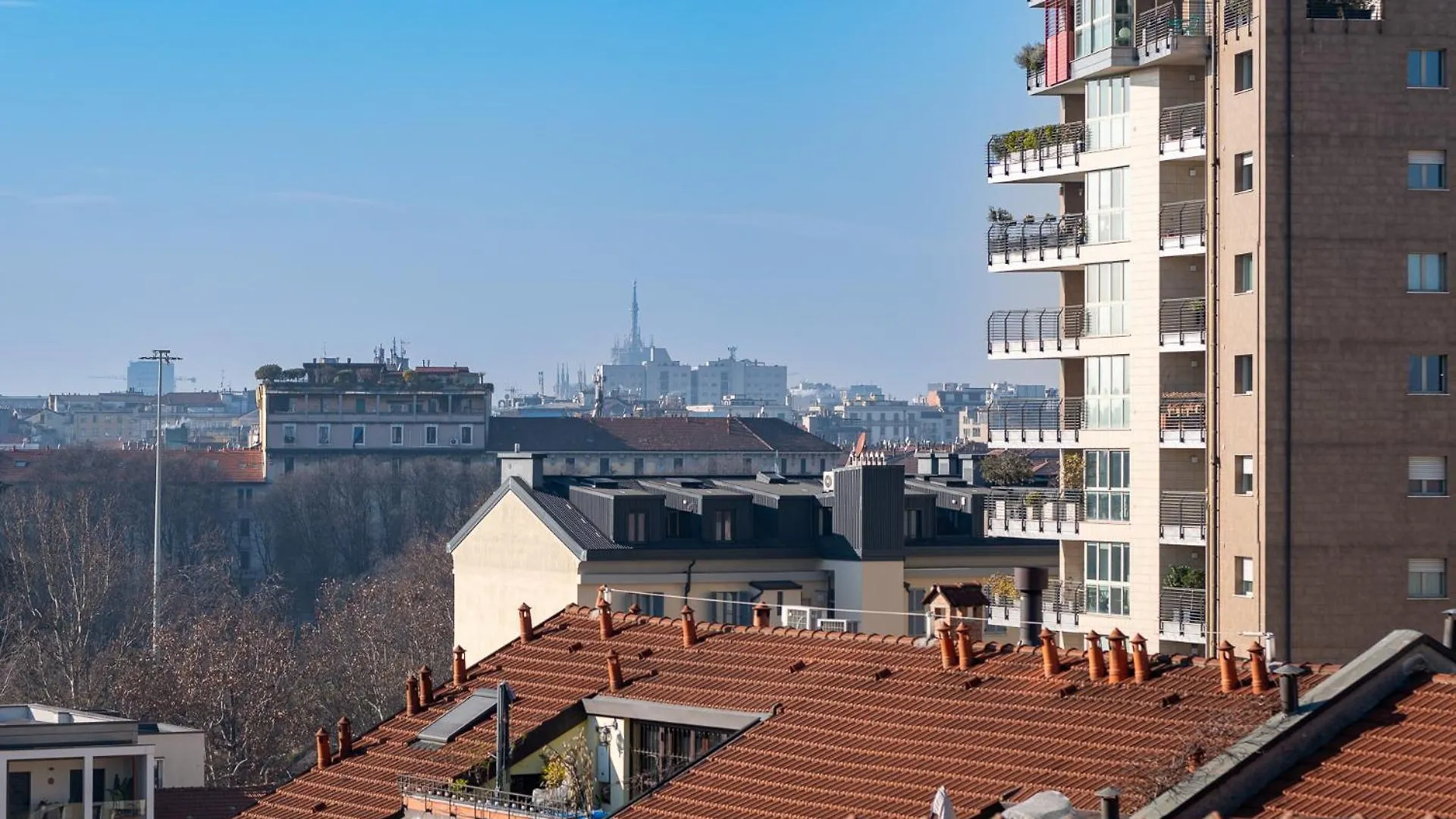 Modern Apt For 4 In Historical Building - Duomo View Milan Italy