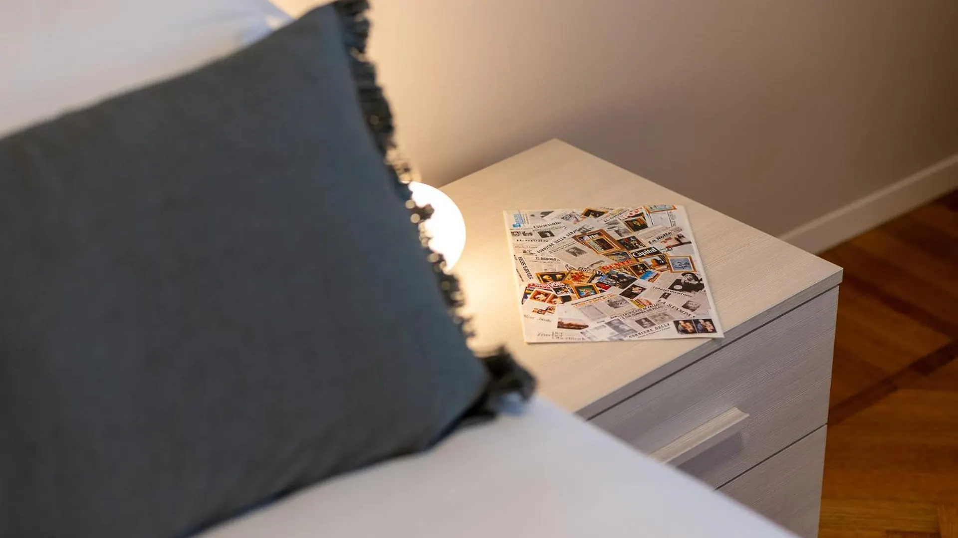 Modern Apt For 4 In Historical Building - Duomo View Milan 0*,